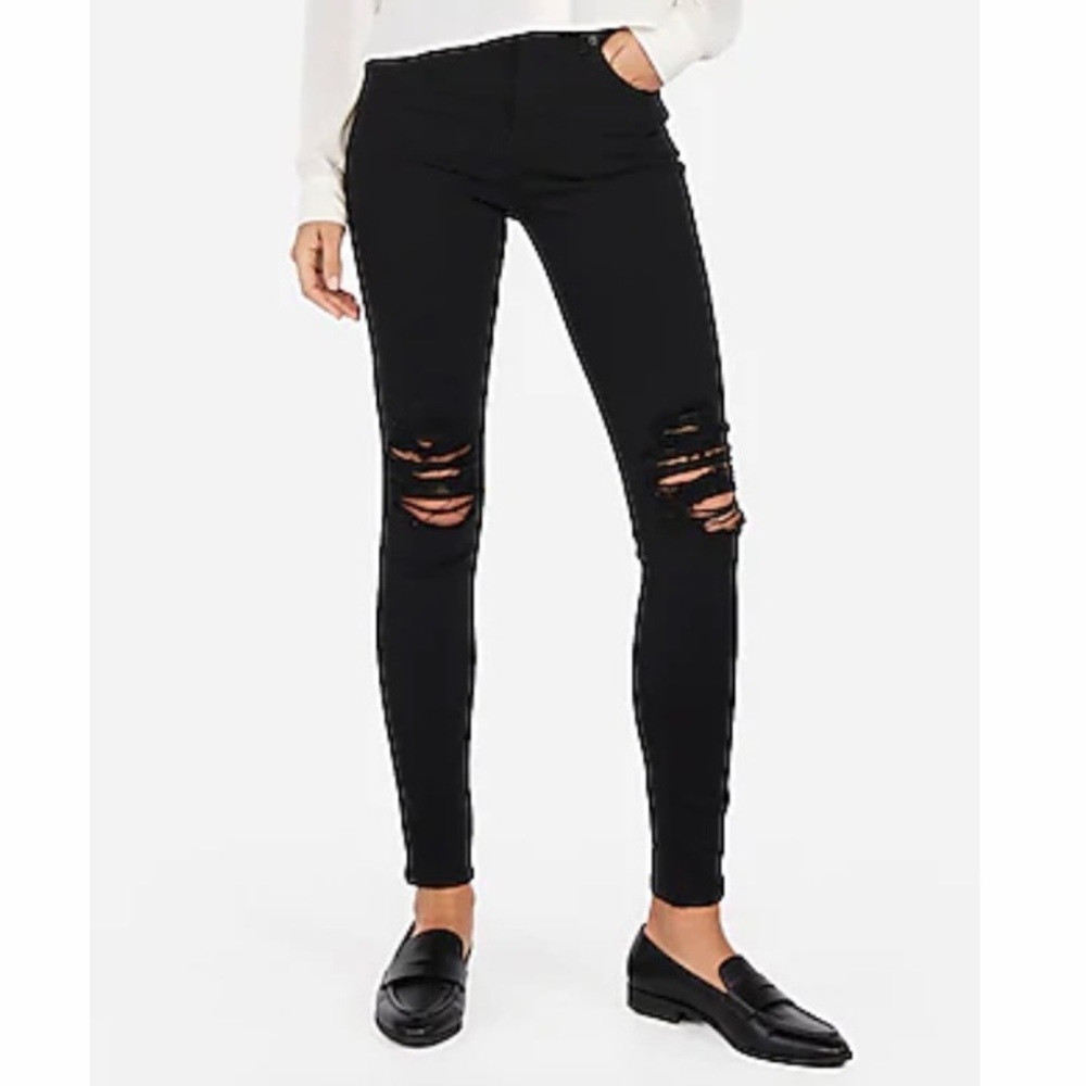 RIPPED JEAN